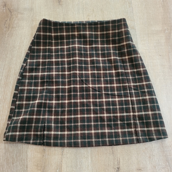 Brandy Melville Dresses & Skirts - Brandy Melville Brown Plaid Shirt